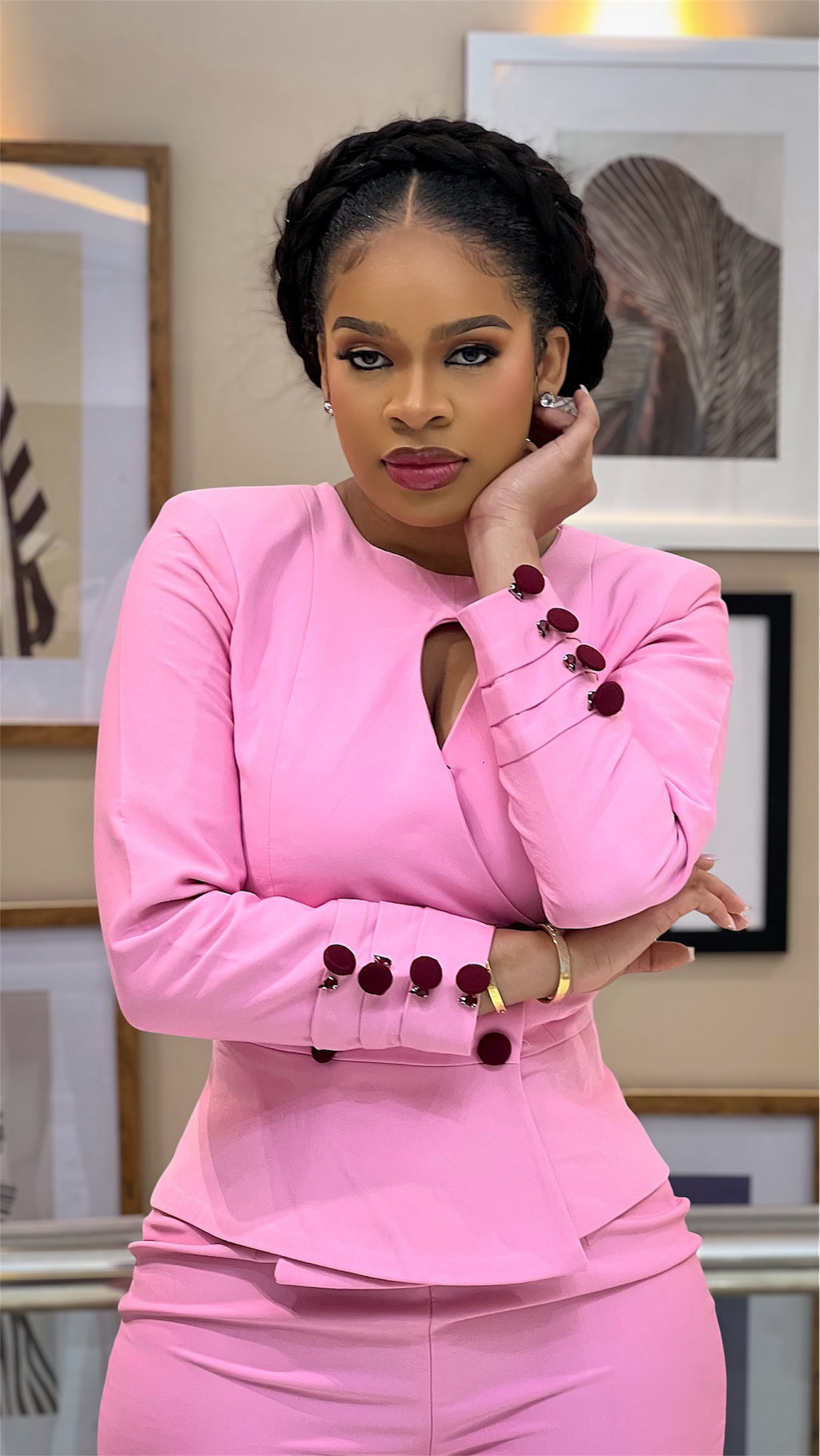 Naya set